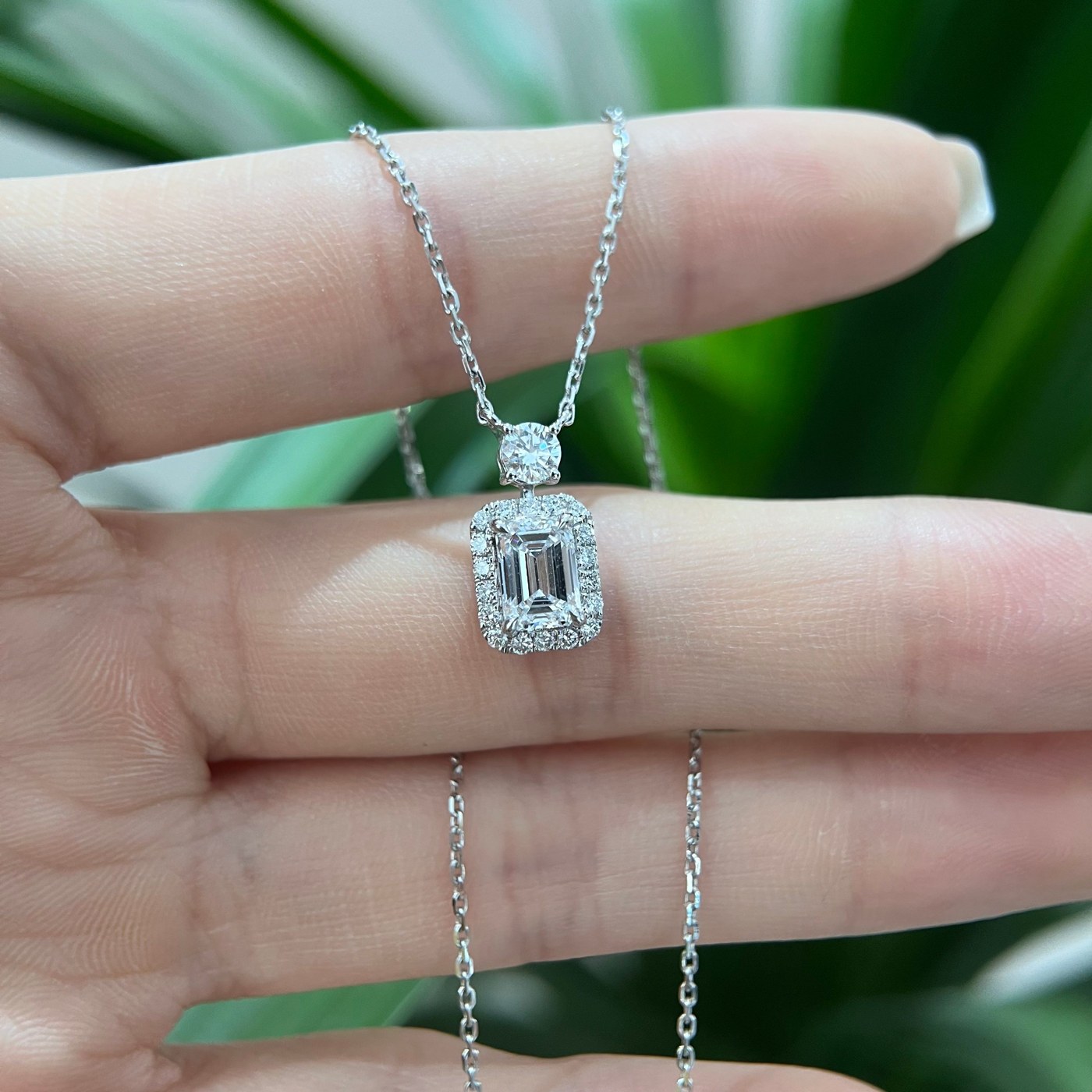 WEINALI emerald-cut pendant